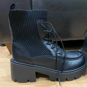 New lace up sweater combat boots vegan 37 (6.5 / 7)